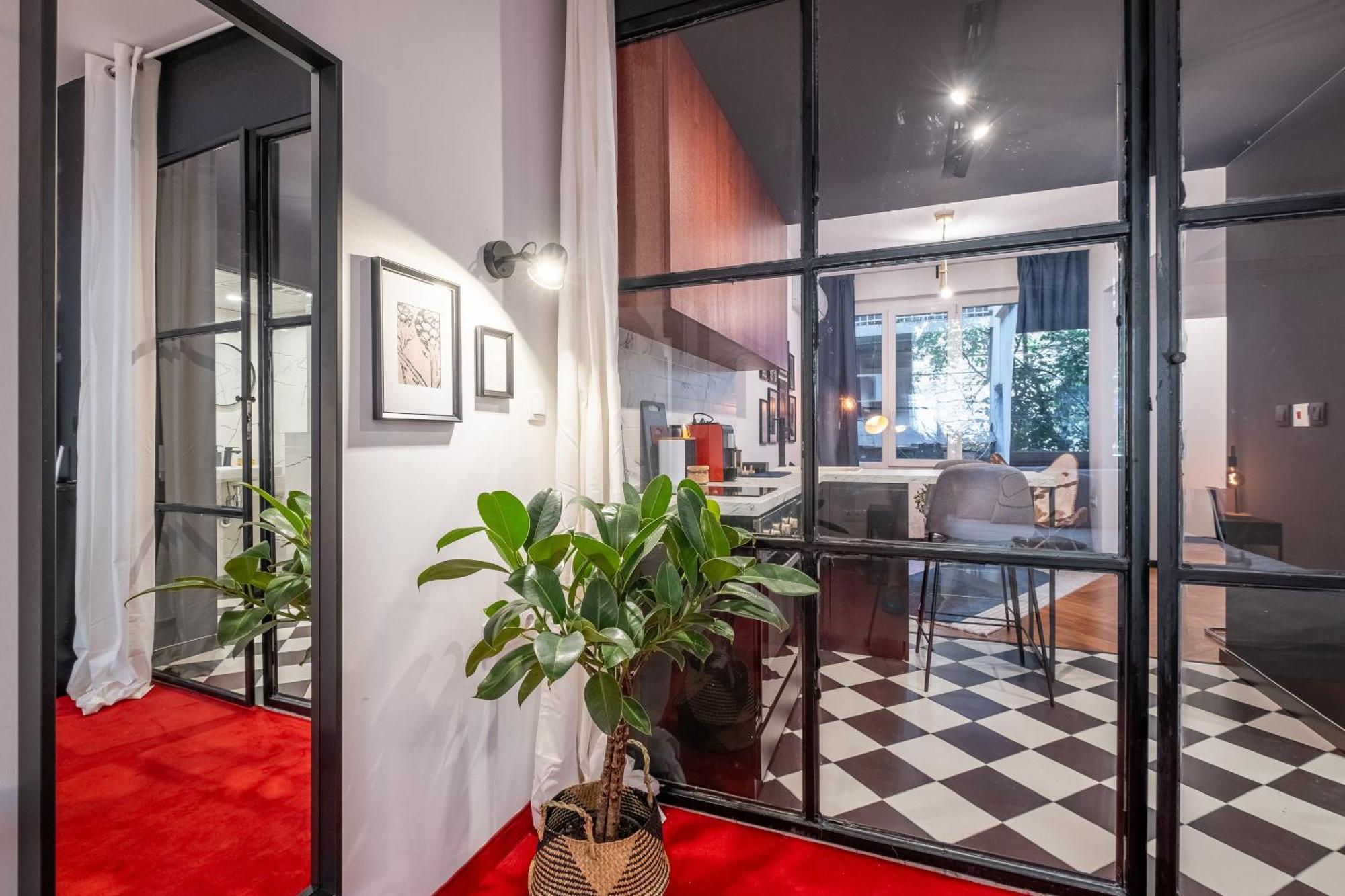 Central Art-Inspired Flat With Private Garage София Экстерьер фото