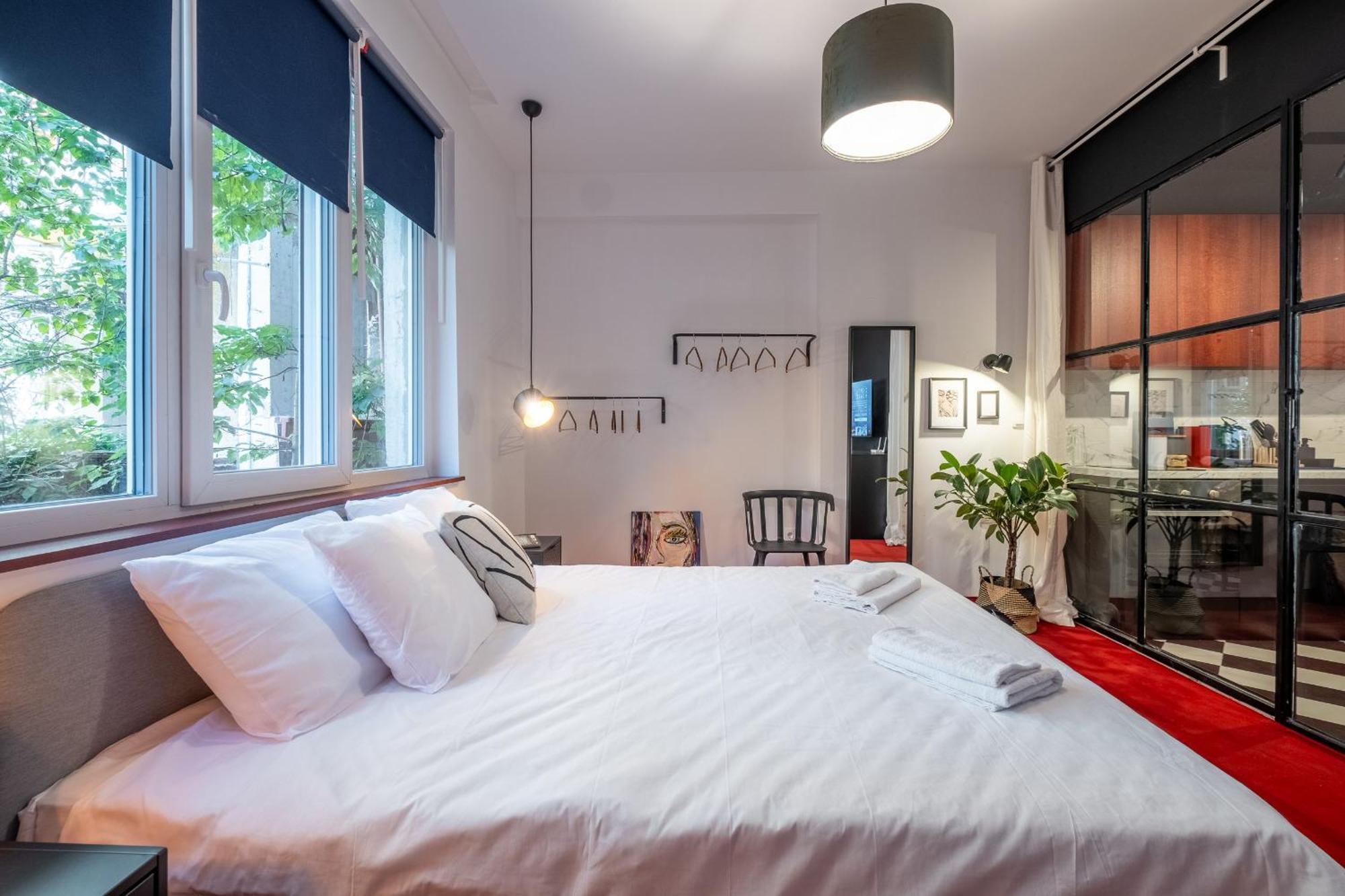 Central Art-Inspired Flat With Private Garage София Экстерьер фото